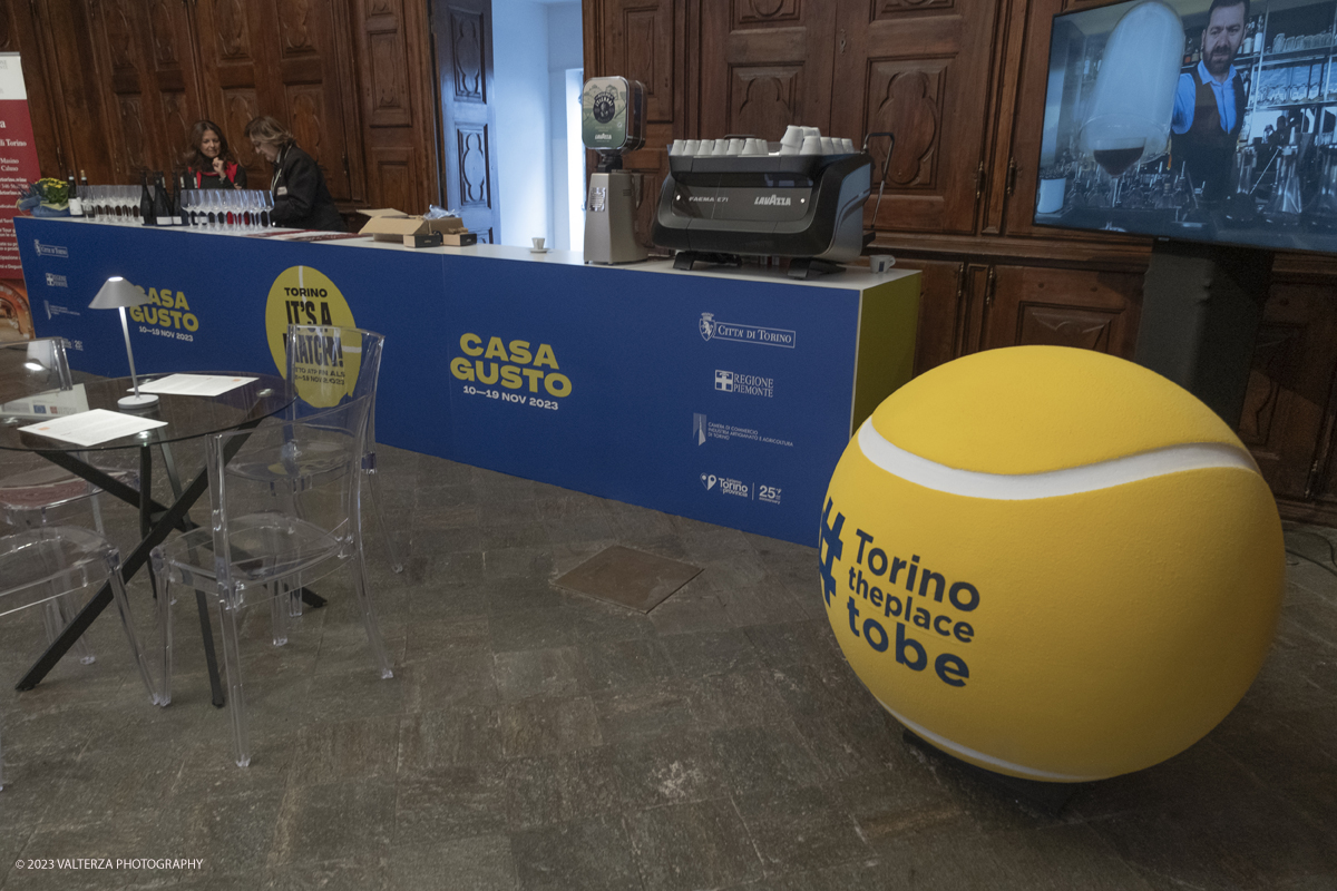 _DSF5361.jpg - 10/11/2023. Torino. Con il taglio del nastro alla presenza delle autoritÃ , questa mattina in piazza Castello sono stati ufficialmente inaugurati gli spazi di Casa Tennis, Casa Gusto e Casa Media. Nella foto interno di casa gusto