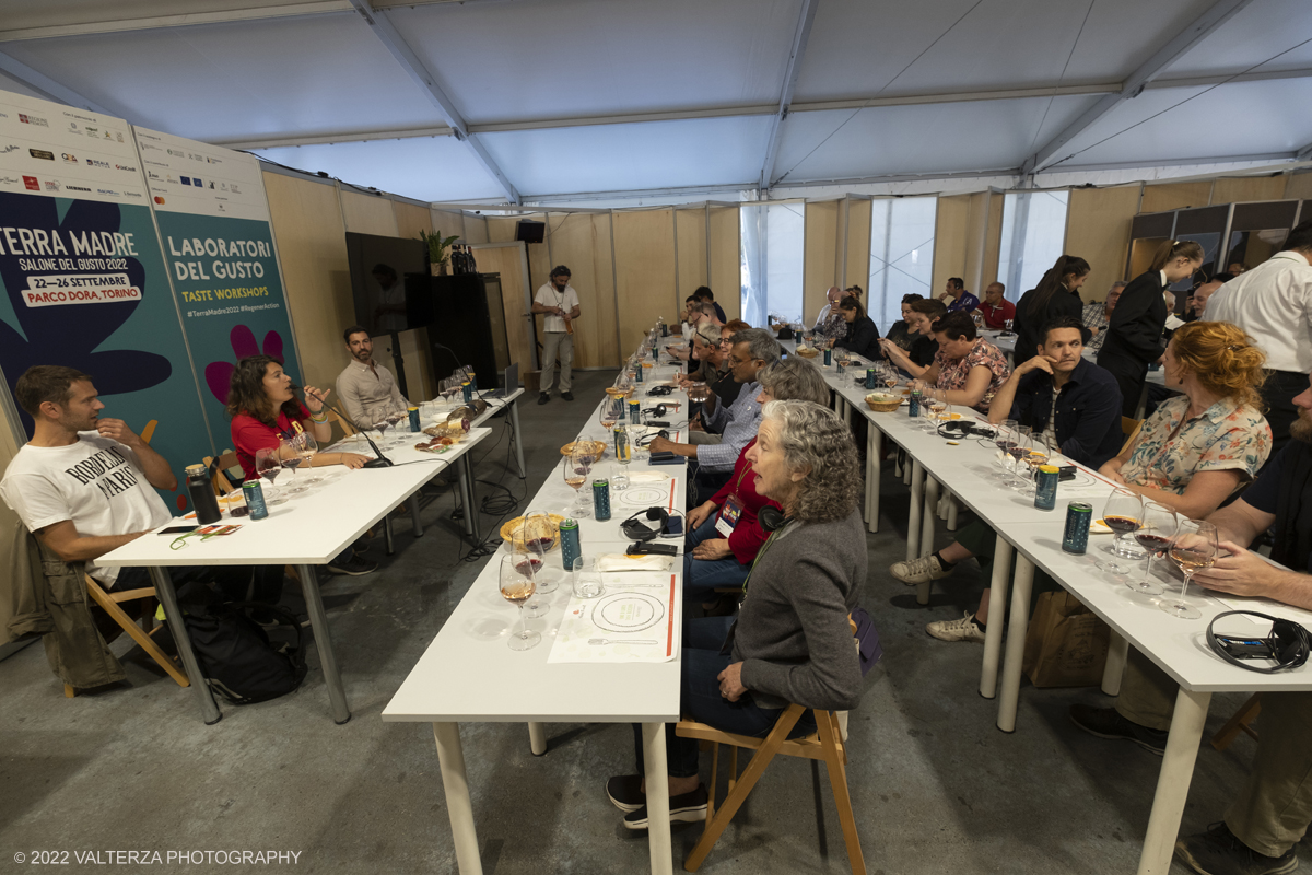 DSCF7754.jpg - 23/09/2022. Torino. Apertura della 14esima edizione di Terra Madre Salone del Gusto, lâ€™evento globale organizzato da Slow Food, Regione Piemonte e CittÃ  di Torino dedicato al cibo buono, pulito e giusto e alle politiche alimentari. Nella foto laboratorio sui salami crudi dell'Italia del Sud