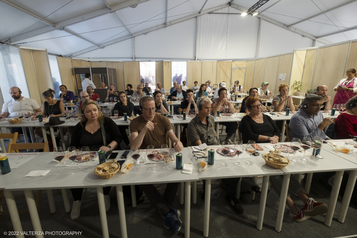 DSCF7777.jpg - 23/09/2022. Torino. Apertura della 14esima edizione di Terra Madre Salone del Gusto, lâ€™evento globale organizzato da Slow Food, Regione Piemonte e CittÃ  di Torino dedicato al cibo buono, pulito e giusto e alle politiche alimentari. Nella foto laboratorio sui salami crudi dell'Italia del Sud