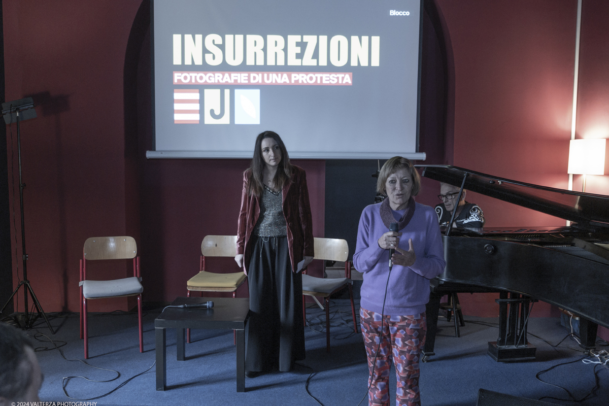 _DSF6678.jpg - 29/02/2024. Torino. La nuova mostra di Flashback Habitat "Insurrezioni. Fotografie di una protesta": tre storie di attivismo, tra giornalismo e fotografia. Due fotografi e un giornalista con tre esposizioni narrano la propria visione di rivoluzione e rivolta. I protagonisti di â€œInsurrezioni. Fotografie di una protestaâ€� . Nella foto l'ntervento di Rosanna Purchia assessore alla cultura del comune