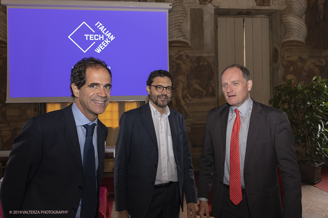 DSCF5964.jpg - 20/05/2019. Torino. A poco piÃ¹ di un mese dallâ€™inizio (24-30 giugno 2019), i promotori dellâ€™Italian Tech Week presentano alla stampa i contenuti dellâ€™iniziativa. Nella foto Vincenzo Ilotte, Presidente Camera di Commercio di Torino, Andrea Griva, Vicepresidente scuola SEI e Guido Saracco rettore del Politecnico di Torino