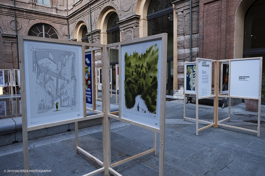 _DSF5953.jpg - 02/10/2019. Torino. Just Humans, 100 illustratori sono stati invitati a condividere la propria visione sul tema dellâ€™integrazione. 50 di loro arrivano dal panorama della scena locale ed hanno coinvolto altrettanti colleghi di provenienza nazionale ed internazionale a lavorare sul tema. Nella foto le opere di vari autori in mostra nel cortile interno del Museo Egizio