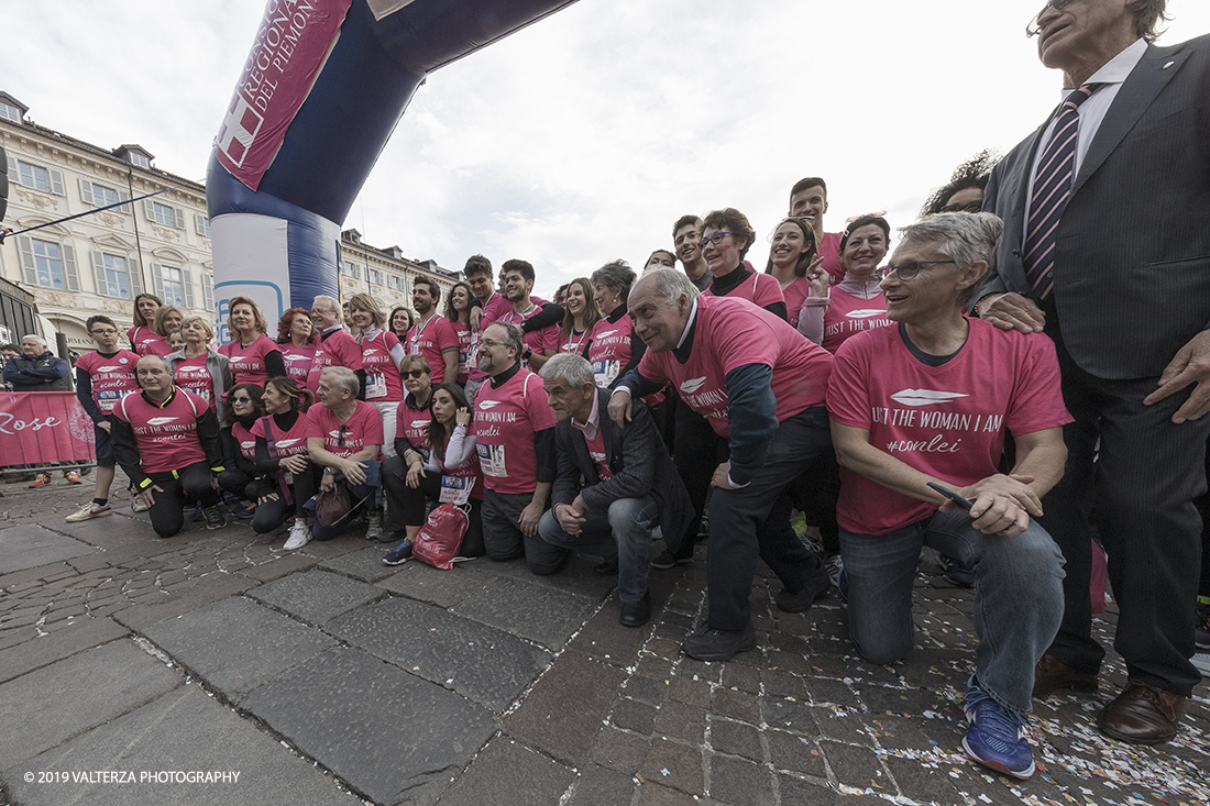 _G3I7227.jpg - 03-03-2019. Torino. â€œJust The Woman I am â€� Ã¨ una corsa/camminata podistica non competitiva di 6 km per sostenere la ricerca universitaria sul cancro: uomini e donne correranno fianco a fianco a sostegno della ricerca universitaria e della diffusione di una maggiore consapevolezza di sÃ© per un corretto stile di vita.  In questa giornata non c'Ã¨ solo la corsa, ma anche un fitto programma di eventi in piazza, non esclusivamente sportivi. Nella foto sulla linea di partenza poco prima del via.