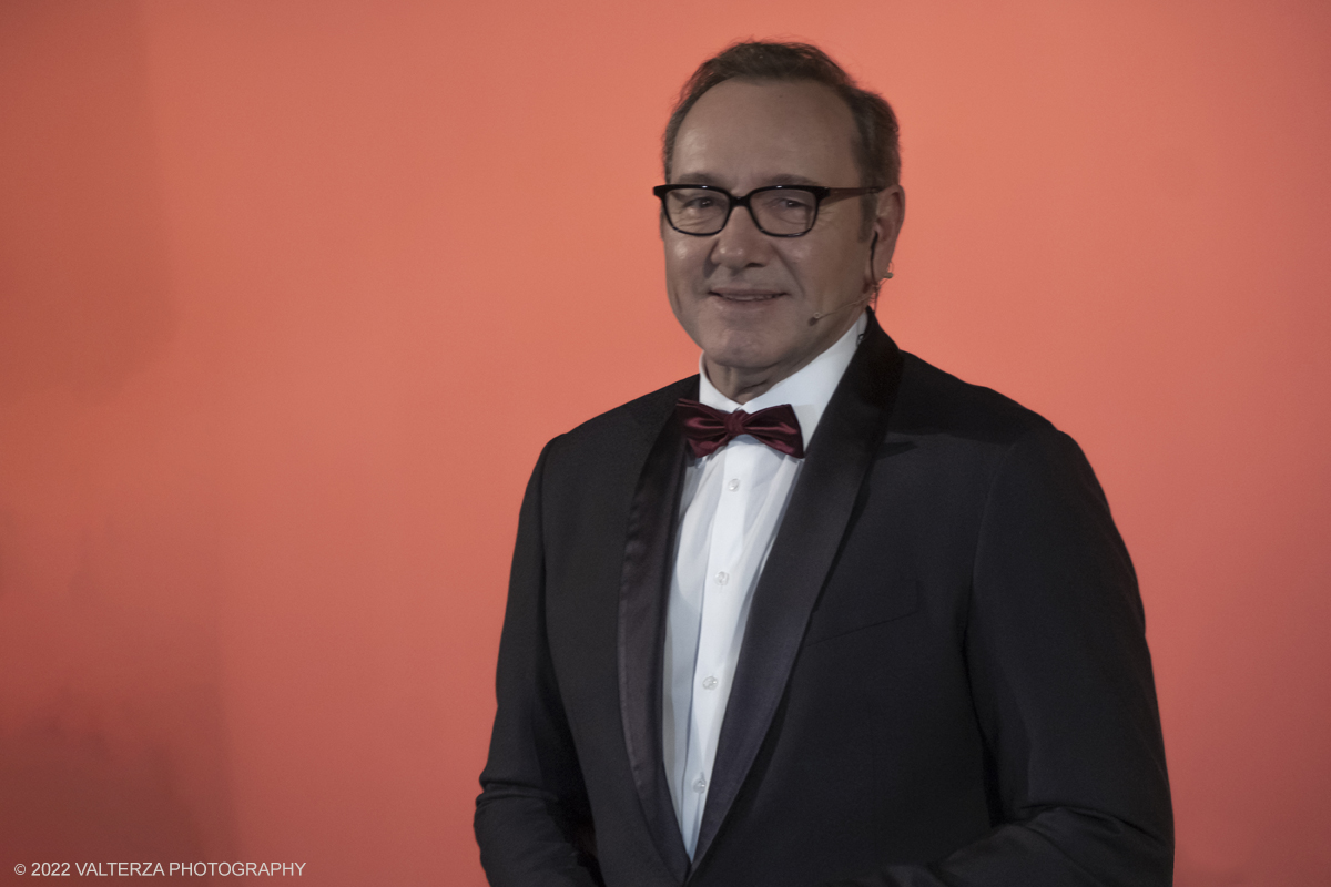 _DSF5132.jpg - 16/01/2023. Torino. Ãˆ Kevin Spacey la nuova Stella della Mole. Oggi, il due volte premio Oscar, per American Beauty e I soliti sospetti, Ã¨ stato omaggiato al Museo Nazionale del Cinema di Torino che ha la sua sede nel simbolo della cittÃ , la Mole Antonelliana, sede dove Kevin ha tenuto anche la sua Masterclass. Nella foto Kevin Spacey