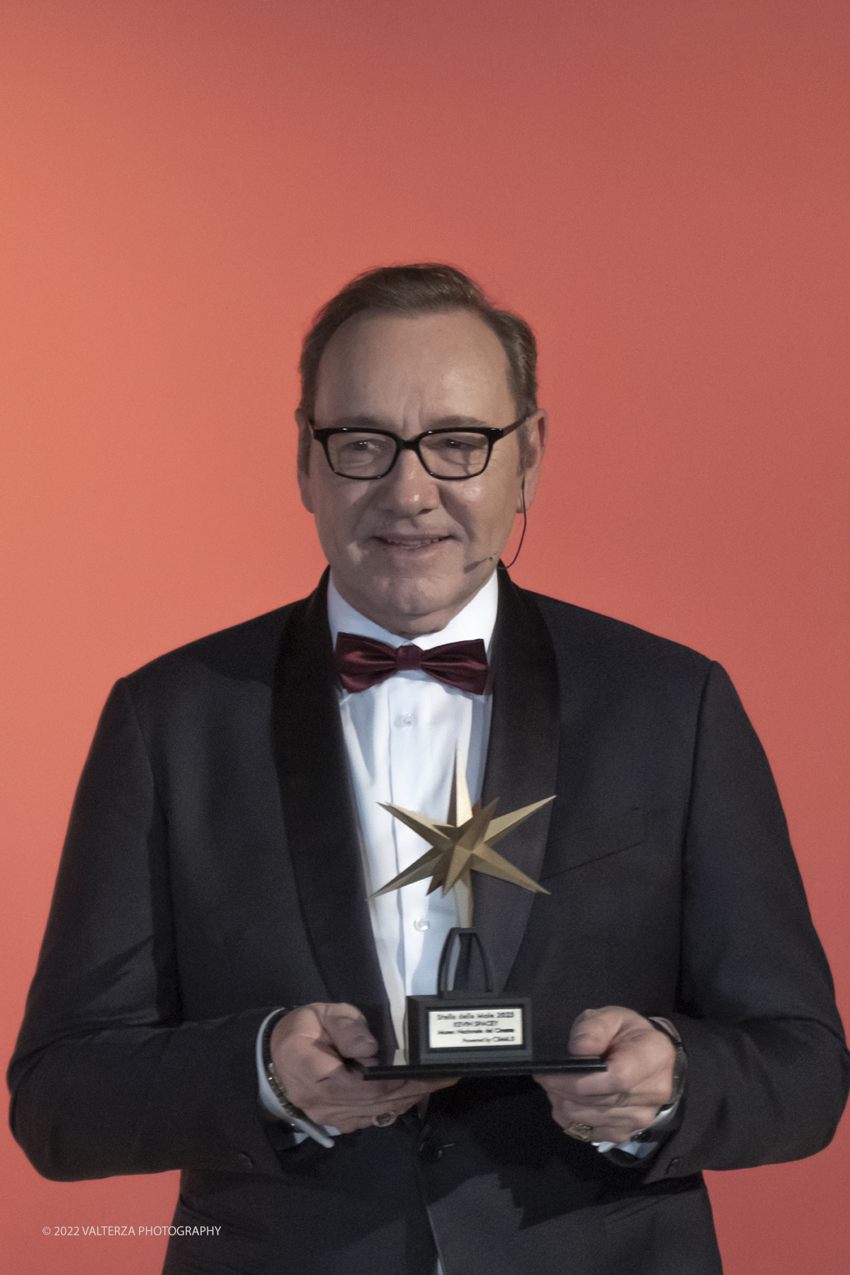 _DSF5529.jpg - 16/01/2023. Torino. Ãˆ Kevin Spacey la nuova Stella della Mole. Oggi, il due volte premio Oscar, per American Beauty e I soliti sospetti, Ã¨ stato omaggiato al Museo Nazionale del Cinema di Torino che ha la sua sede nel simbolo della cittÃ , la Mole Antonelliana, sede dove Kevin ha tenuto anche la sua Masterclass. Nella foto Kevin Spacey appena premiato con la Stella della Mole