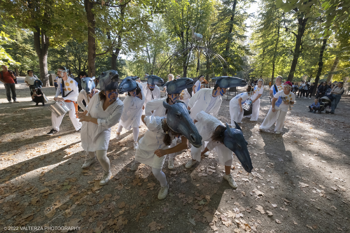 DSCF7946.jpg - 02/10/2022. Torino. Una grande inaugurazione della 29Â° edizione di Incanti â€“ Rassegna Internazionale di Teatro di Figura un giocoso Saturnale animale, a partire dallâ€™immagine di Marco Cavallo, omaggio a Giuliano Scabia. Simbolo della libertÃ  e della chiusura dei manicomi, il progetto Marco Cavallo nacque nel manicomio di Trieste, nel 1973, sotto le direttive di Franco Basaglia. Nella foto un momento dell'evento svoltosi nei giardini reali e nella piazzetta reale