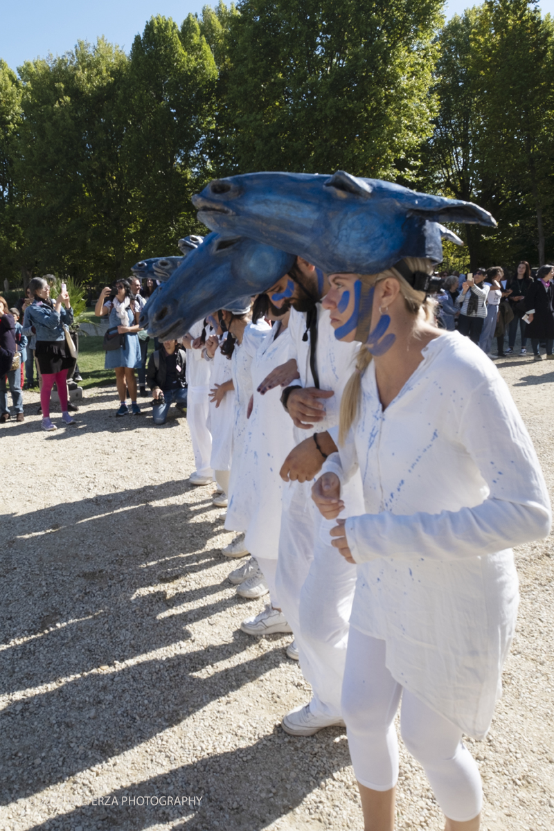 DSCF8183.jpg - 02/10/2022. Torino. Una grande inaugurazione della 29Â° edizione di Incanti â€“ Rassegna Internazionale di Teatro di Figura un giocoso Saturnale animale, a partire dallâ€™immagine di Marco Cavallo, omaggio a Giuliano Scabia. Simbolo della libertÃ  e della chiusura dei manicomi, il progetto Marco Cavallo nacque nel manicomio di Trieste, nel 1973, sotto le direttive di Franco Basaglia. Nella foto un momento dell'evento svoltosi nei giardini reali e nella piazzetta reale