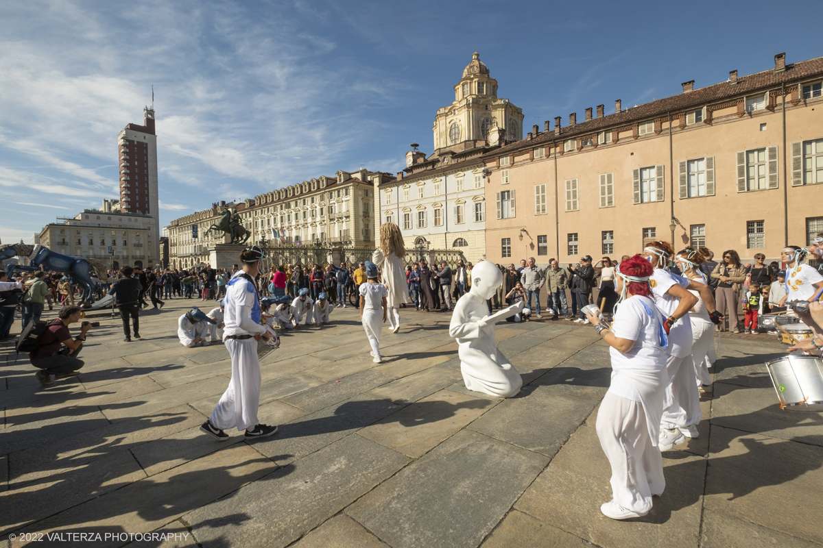 DSCF9312.jpg - 02/10/2022. Torino. Una grande inaugurazione della 29Â° edizione di Incanti â€“ Rassegna Internazionale di Teatro di Figura un giocoso Saturnale animale, a partire dallâ€™immagine di Marco Cavallo, omaggio a Giuliano Scabia. Simbolo della libertÃ  e della chiusura dei manicomi, il progetto Marco Cavallo nacque nel manicomio di Trieste, nel 1973, sotto le direttive di Franco Basaglia. Nella foto un momento dell'evento svoltosi nei giardini reali e nella piazzetta reale