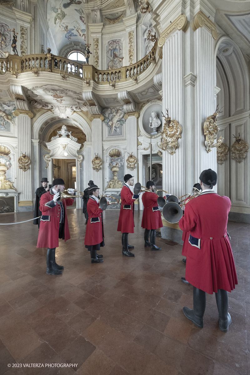 _DSF0144.jpg - 12-11-2023 Stupinigi.Gli antichi rituali della caccia reale rivivono alla Palazzina di Stupinigi nel mese dedicato all'arte venatoria al suono dei corni di Santâ€™Uberto patrimonio UNESCO. Nella foto esibizione dei suonatori dei corrni da caccia patrimonio UNESCO