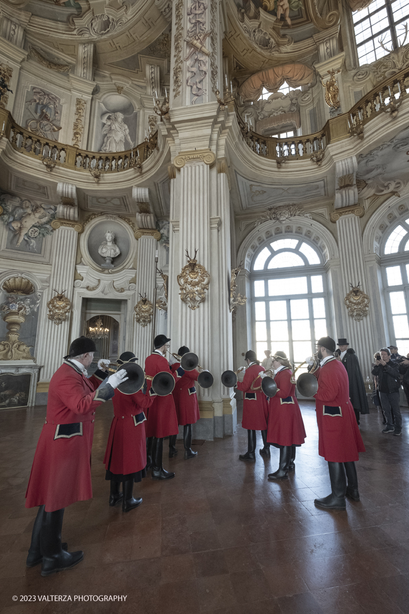 _DSF0170.jpg - 12-11-2023 Stupinigi.Gli antichi rituali della caccia reale rivivono alla Palazzina di Stupinigi nel mese dedicato all'arte venatoria al suono dei corni di Santâ€™Uberto patrimonio UNESCO. Nella foto esibizione dei suonatori dei corrni da caccia patrimonio UNESCO