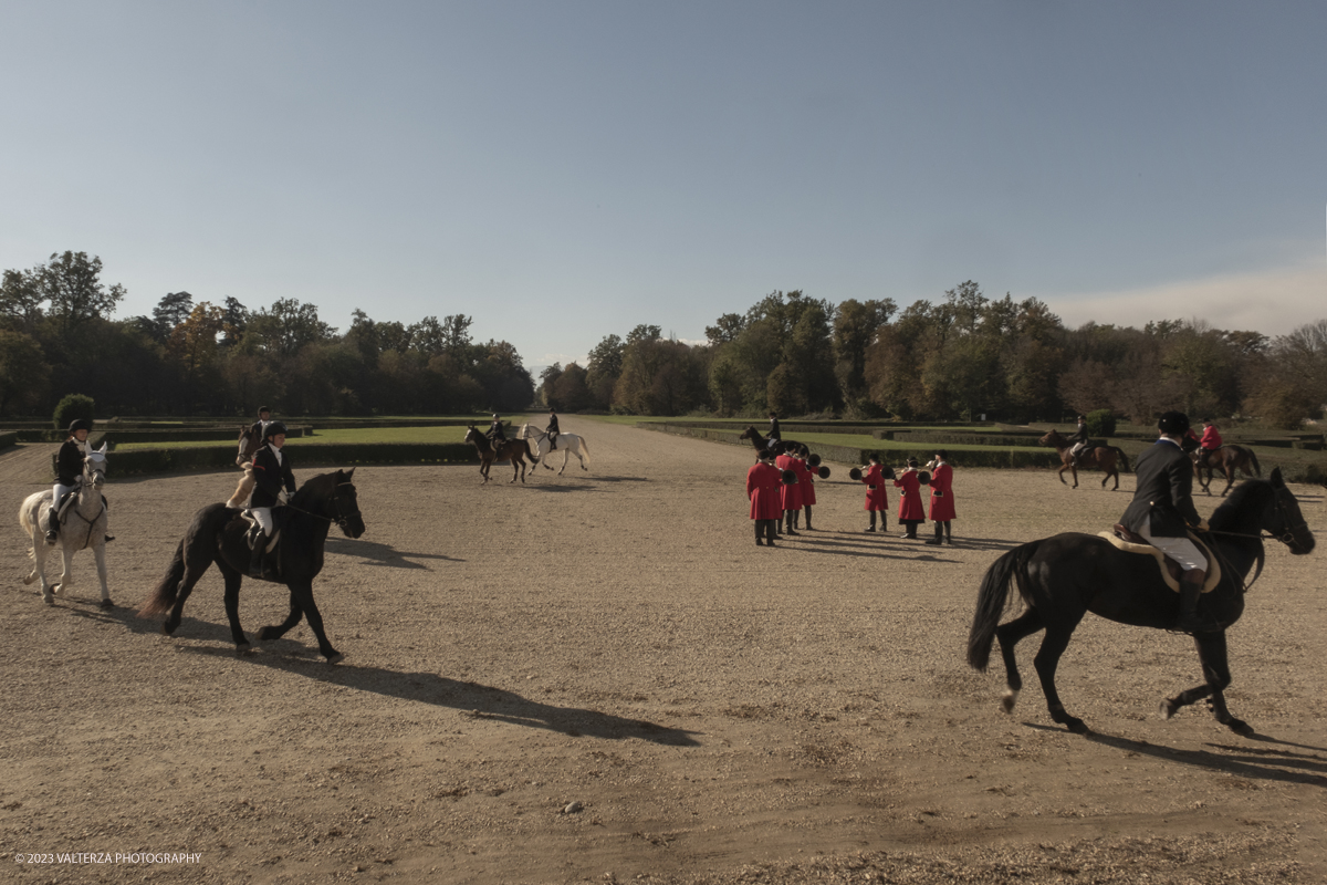 _DSF6389.jpg - 12-11-2023 Stupinigi.Gli antichi rituali della caccia reale rivivono alla Palazzina di Stupinigi nel mese dedicato all'arte venatoria al suono dei corni di Santâ€™Uberto patrimonio UNESCO. Nella foto un momento della rievocazione delle battute di caccia realizzate nei giarddini della reggia