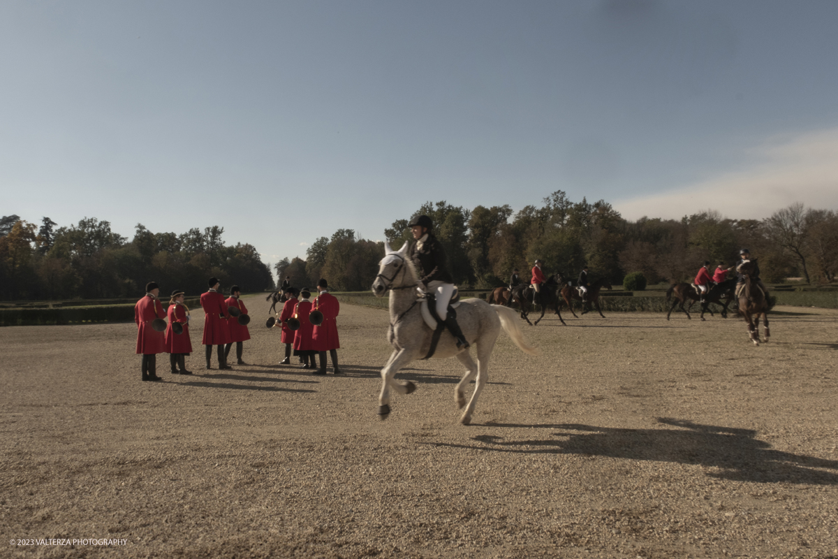 _DSF6478.jpg - 12-11-2023 Stupinigi.Gli antichi rituali della caccia reale rivivono alla Palazzina di Stupinigi nel mese dedicato all'arte venatoria al suono dei corni di Santâ€™Uberto patrimonio UNESCO. Nella foto un momento della rievocazione delle battute di caccia realizzate nei giarddini della reggia