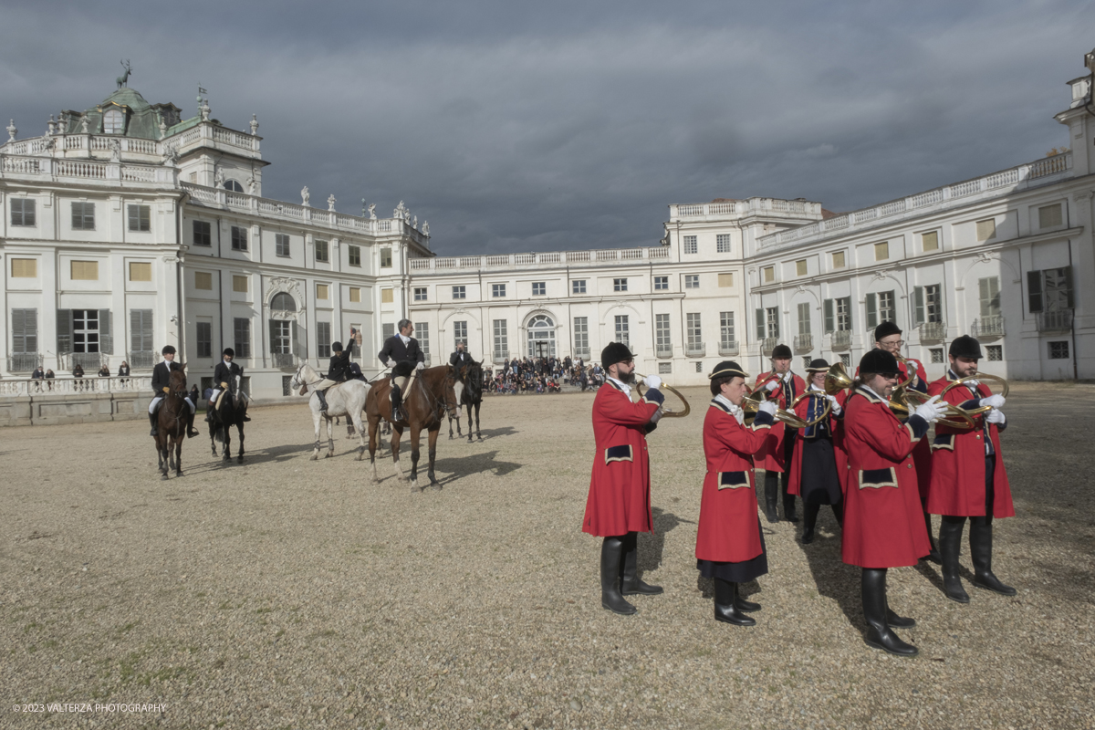 _DSF7032.jpg - 12-11-2023 Stupinigi.Gli antichi rituali della caccia reale rivivono alla Palazzina di Stupinigi nel mese dedicato all'arte venatoria al suono dei corni di Santâ€™Uberto patrimonio UNESCO. Nella foto un momento della rievocazione delle battute di caccia realizzate nei giarddini della reggia