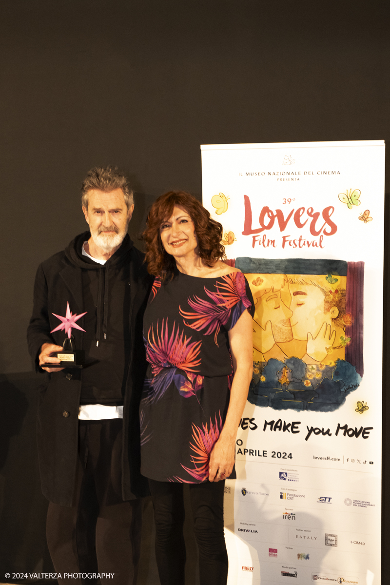 _DSF9890.jpg - 17/04/2024. Torino. Rupert Everett, ha ricevuto al Museo del cinema di Torino il premio Stella della Mole durante il 39Â° Lovers Film Festival. Nella foto Rupert Everett e la direttrice del Lovers, Vladimir Luxuria