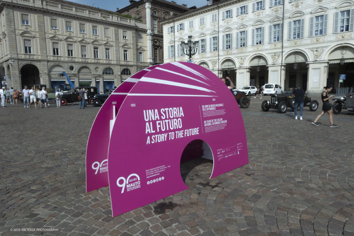 _DSF8937.jpg - 19/07/2023. Torino. MAUTO 90 anni. La parata delle vetture d'epoca. Nella foto  il raduno in Piazza San Carlo