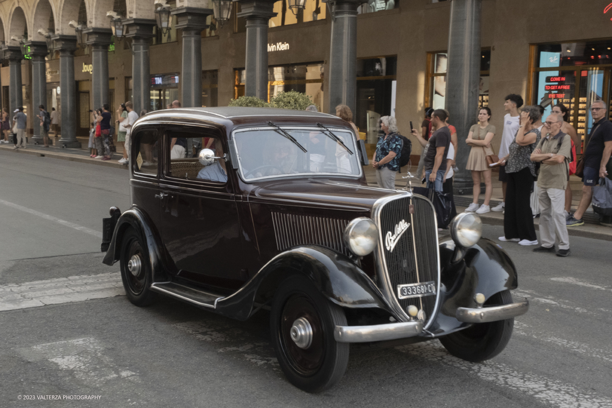 _DSF9152.jpg - 19/07/2023. Torino. MAUTO 90 anni. La parata delle vetture d'epoca. Nella foto un momento della parata attraverso via Roma