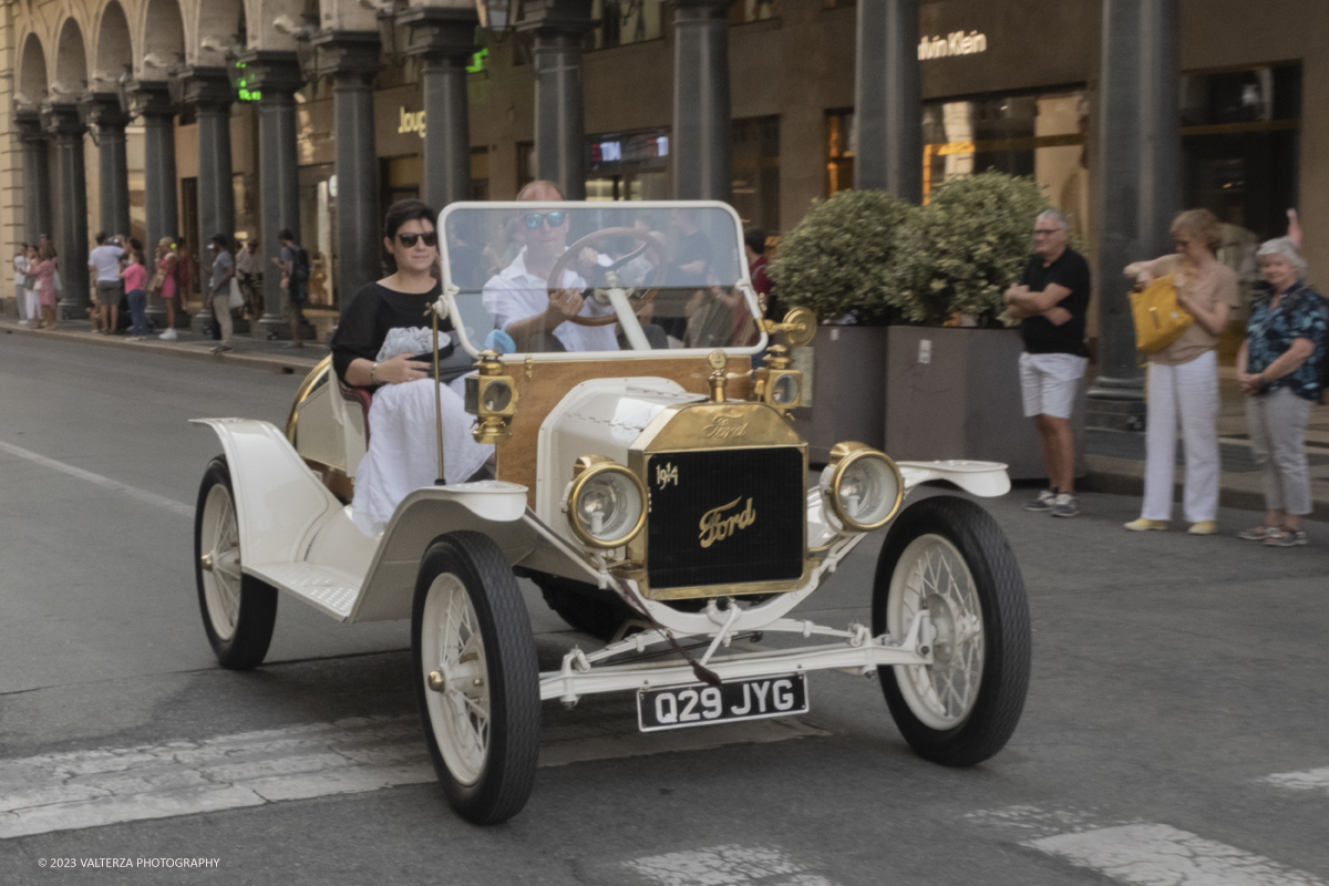 _DSF9166.jpg - 19/07/2023. Torino. MAUTO 90 anni. La parata delle vetture d'epoca. Nella foto un momento della parata attraverso via Roma