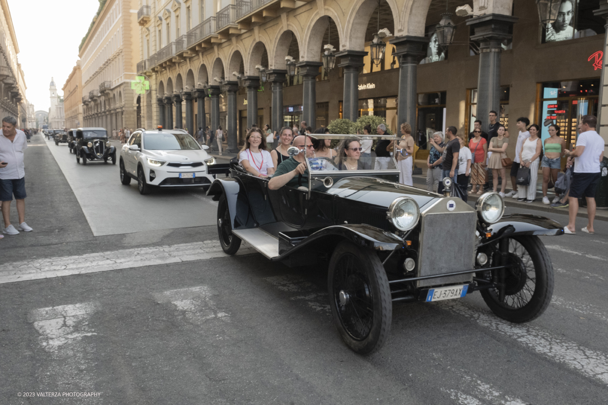 _DSF9238.jpg - 19/07/2023. Torino. MAUTO 90 anni. La parata delle vetture d'epoca. Nella foto un momento della parata attraverso via Roma