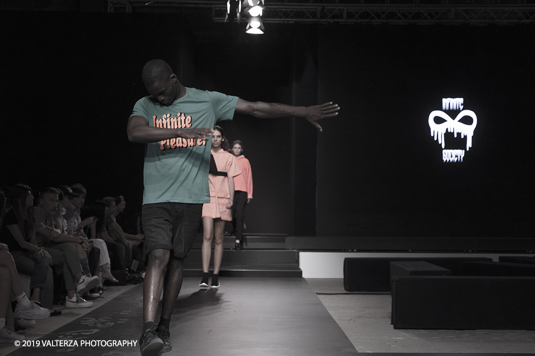 _DSF7070.jpg - 08/06/2019. Torino, Maze, il festival dedicato al mondo dello Streetwear e della Streetculture. Nella foto sfilata del brand INFINITE SOCIETY