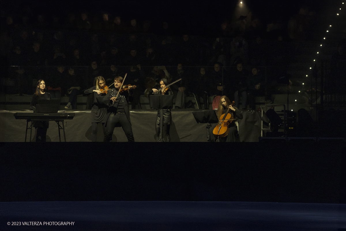 _G5A7497.jpg - 12/01/2024. Torino. Monet on Ice. Nella foto l'orchestra che accompagna le esibizioni dei vari campioni