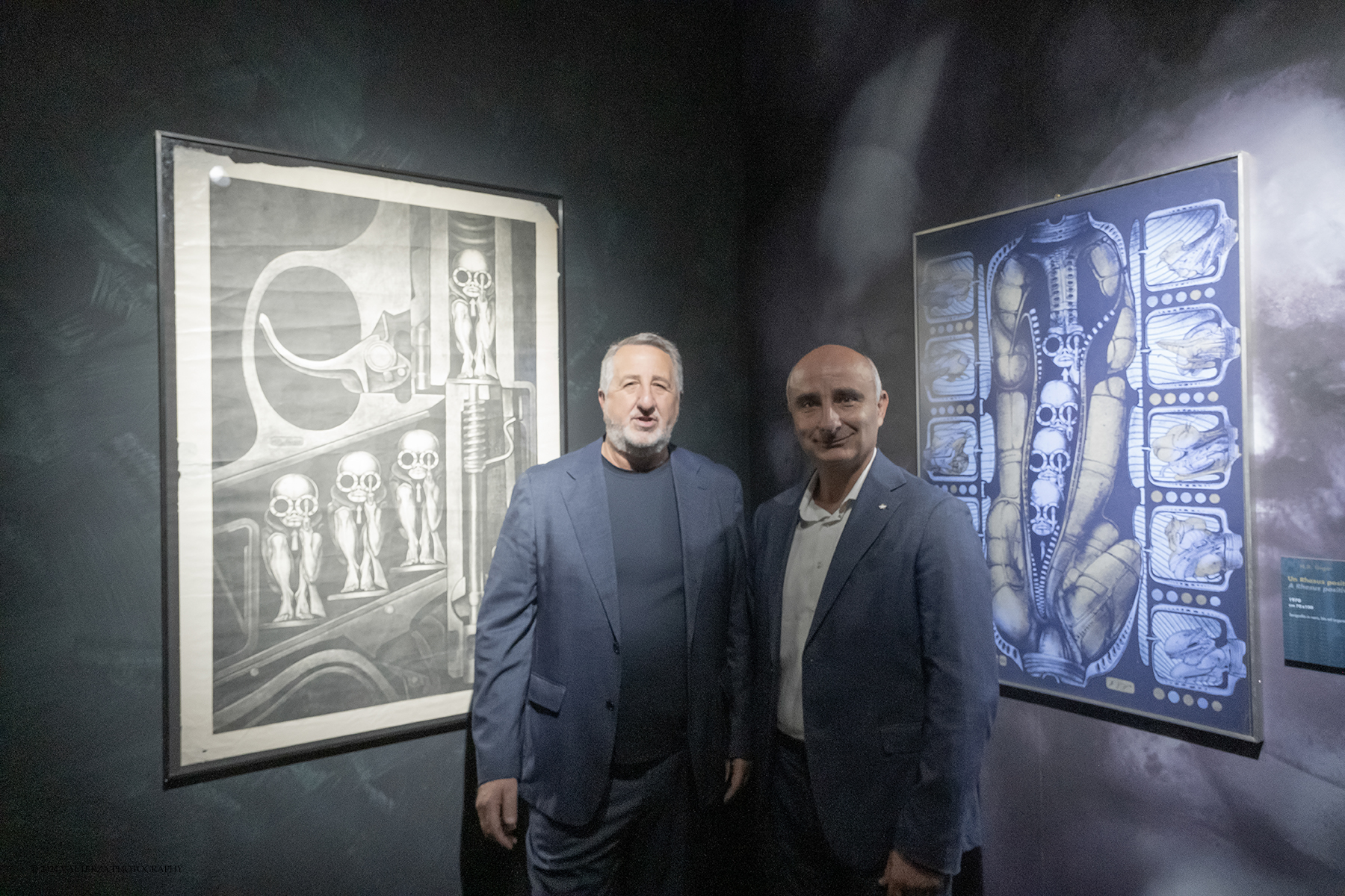 _DSF7820.jpg - 04/10/2024. Torino.  La prima e ampia retrospettiva prevista in Italia dedicata a Hans Ruedi Giger, uno degli artisti piÃ¹ visionari del secondo Novecento. Oltre settanta pezzi originali tra dipinti, sculture, disegni, fotografie, oggetti di design e video provenienti dal Museo Giger. Nella foto Salvatore Lacagnina produttore della mostra e SalvatorePino Direttore risorse culturali Difesa