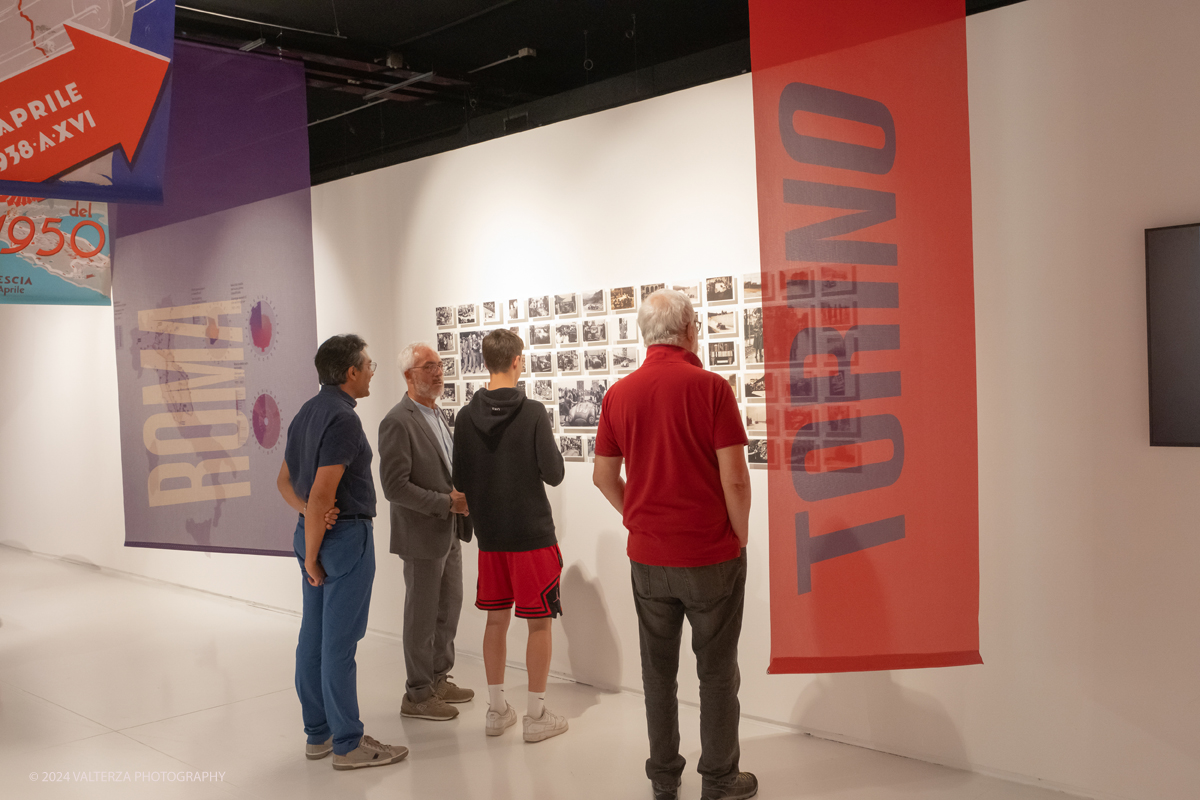 _DSF8577.jpg - 12/06/202. Torino.  Lâ€™esposizione â€“ realizzata in collaborazione con il Museo Mille Miglia di Brescia e visitabile nella project room del MAUTO dal 12 giugno al 29 settembre â€“ racconta la storia della leggendaria corsa, unâ€™epopea durata un trentennio â€“ dal 1927 al 1957 â€“ e per la quale gareggiarono su un percorso di â€œ1000 Migliaâ€� i campioni piÃ¹ celebri del periodo. Nella foto in visita alla mostra