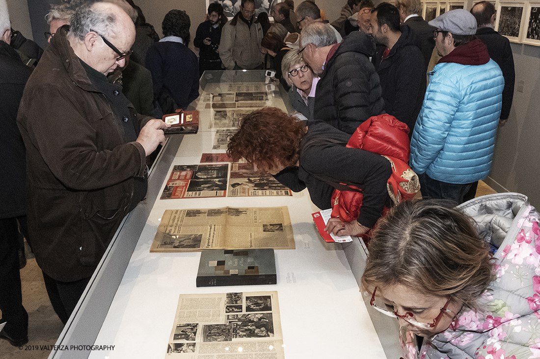 _DSF8303.jpg - 14-03-2019. Torino. Alla GAM,come eravamo. L'Italia del dopoguerra che si rimette in piedi ed il mondo del lavoro. Nella foto visitatori della mostra subito dopo l'apertura.