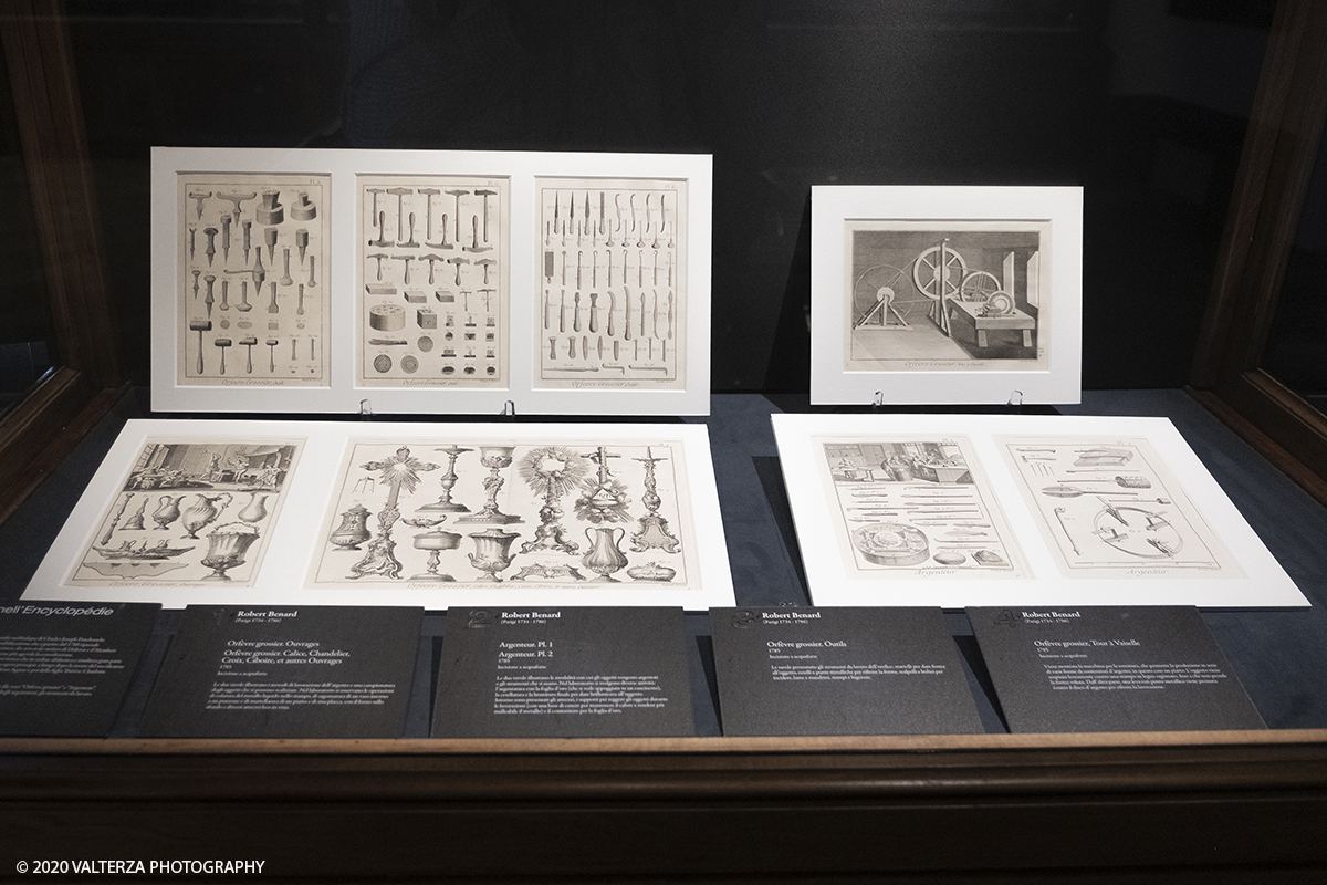 _DSF0401.jpg - 02/07/2020.Torino. Opere degli argentieri piemontesi nelle collezioni di Palazzo Madama. Nella foto disegni per la realizzazione di oggetti in argento (1734-1786) e relativi utensili per la lavorazione..