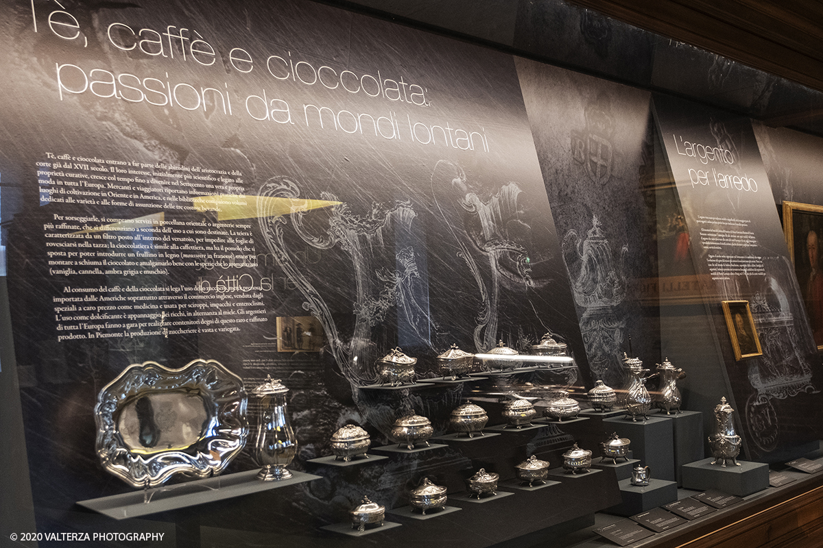 _DSF0449.jpg - 02/07/2020.Torino. Opere degli argentieri piemontesi nelle collezioni di Palazzo Madama. Nella foto bacheca dedicata all'argenteria d'epoca pr il tÃ¨, il caffÃ¨ ed il cioccolato.