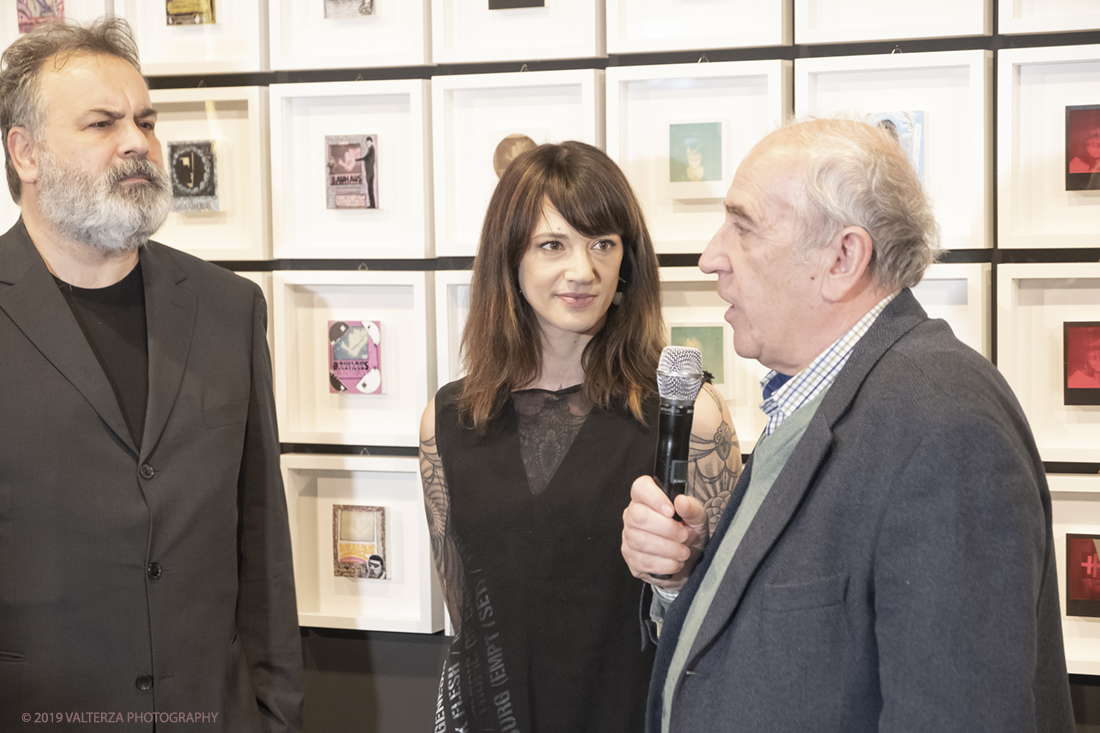 DSCF1553.jpg - 23/04/2019. Torino,  le fotografie realizzate  da Asia Argento esposte al Museo Nazionale del Cinema. Nella foto il Prtesidente del Museo Nazionale del Cinema Sergio Toffetti introduce i presenti all'opera di Asia Argento.