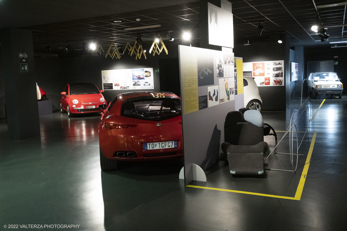 _DSF9637.jpg - 29/11/2022. Torino. Una doppia mostra realizzata dal MAUTO â€“ Museo Nazionale dellâ€™Automobile di Torino e ADI Design Museum â€“ Compasso dâ€™Oro di Milano: due sedi espositive, una a Torino    lâ€™altra a Milano, per raccontare il rapporto tra industrial design e car design, la scuola milanese e quella torinese, due cittÃ  che si guardano in modo non sempre lineare. Nella foto parte dell'allestimento della mostra