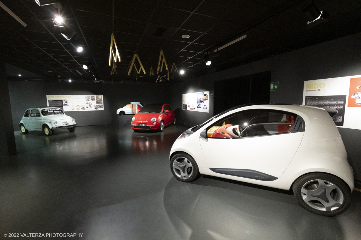 _DSF9844.jpg - 29/11/2022. Torino. Una doppia mostra realizzata dal MAUTO â€“ Museo Nazionale dellâ€™Automobile di Torino e ADI Design Museum â€“ Compasso dâ€™Oro di Milano: due sedi espositive, una a Torino    lâ€™altra a Milano, per raccontare il rapporto tra industrial design e car design, la scuola milanese e quella torinese, due cittÃ  che si guardano in modo non sempre lineare. Nella foto parte dell'allestimento della mostra