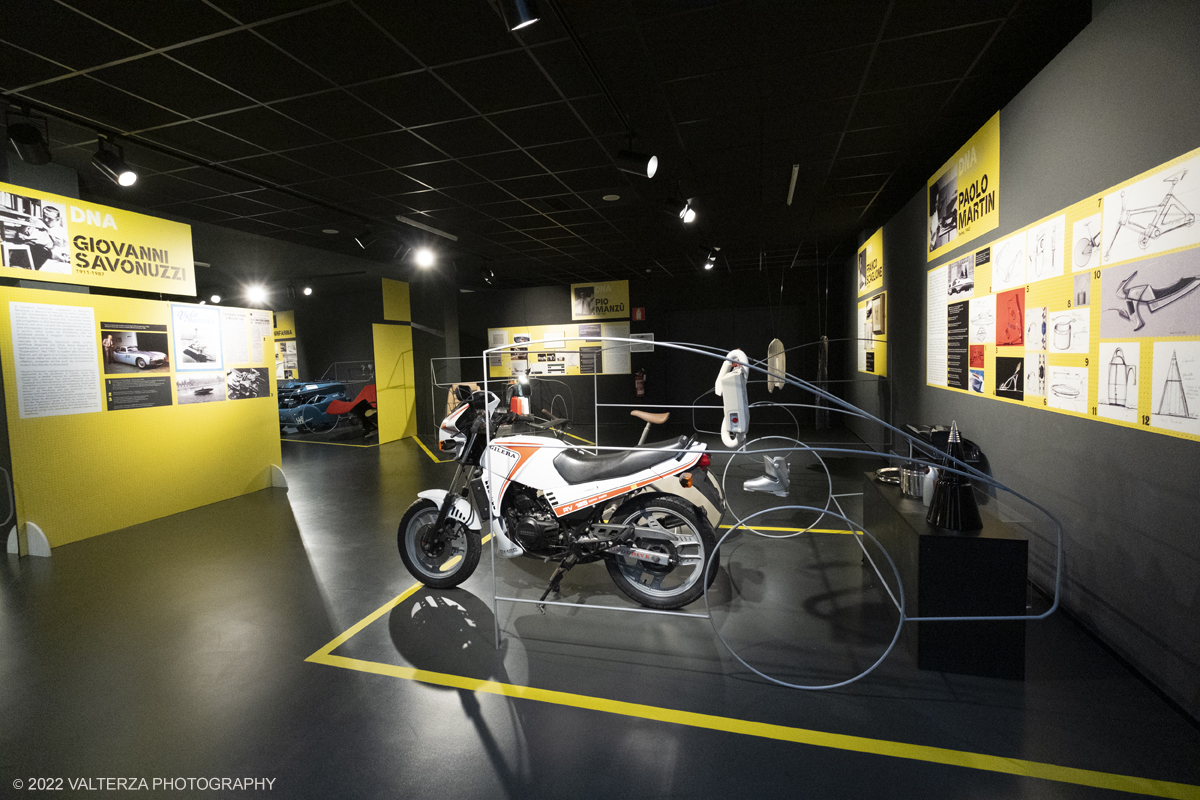 _DSF9862.jpg - 29/11/2022. Torino. Una doppia mostra realizzata dal MAUTO â€“ Museo Nazionale dellâ€™Automobile di Torino e ADI Design Museum â€“ Compasso dâ€™Oro di Milano: due sedi espositive, una a Torino    lâ€™altra a Milano, per raccontare il rapporto tra industrial design e car design, la scuola milanese e quella torinese, due cittÃ  che si guardano in modo non sempre lineare. Nella foto parte dell'allestimento della mostra