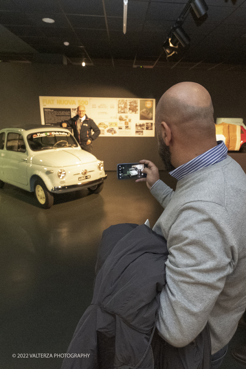 _DSF9943.jpg - 29/11/2022. Torino. Una doppia mostra realizzata dal MAUTO â€“ Museo Nazionale dellâ€™Automobile di Torino e ADI Design Museum â€“ Compasso dâ€™Oro di Milano: due sedi espositive, una a Torino    lâ€™altra a Milano, per raccontare il rapporto tra industrial design e car design, la scuola milanese e quella torinese, due cittÃ  che si guardano in modo non sempre lineare. Nella foto in visita alla mostra