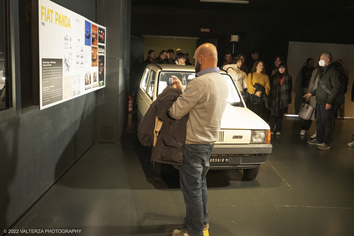 _DSF9947.jpg - 29/11/2022. Torino. Una doppia mostra realizzata dal MAUTO â€“ Museo Nazionale dellâ€™Automobile di Torino e ADI Design Museum â€“ Compasso dâ€™Oro di Milano: due sedi espositive, una a Torino    lâ€™altra a Milano, per raccontare il rapporto tra industrial design e car design, la scuola milanese e quella torinese, due cittÃ  che si guardano in modo non sempre lineare. Nella foto in visita alla mostra