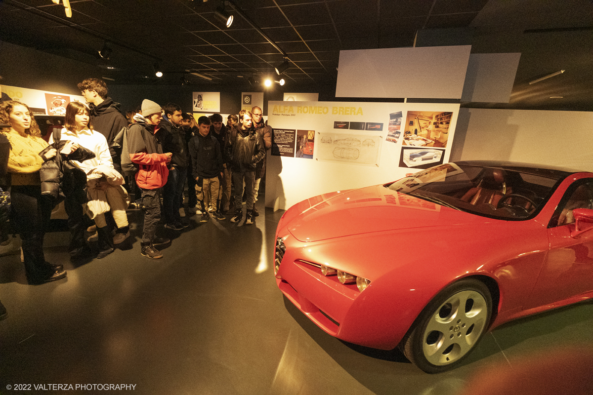 _DSF9952.jpg - 29/11/2022. Torino. Una doppia mostra realizzata dal MAUTO â€“ Museo Nazionale dellâ€™Automobile di Torino e ADI Design Museum â€“ Compasso dâ€™Oro di Milano: due sedi espositive, una a Torino    lâ€™altra a Milano, per raccontare il rapporto tra industrial design e car design, la scuola milanese e quella torinese, due cittÃ  che si guardano in modo non sempre lineare. Nella foto in visita alla mostra