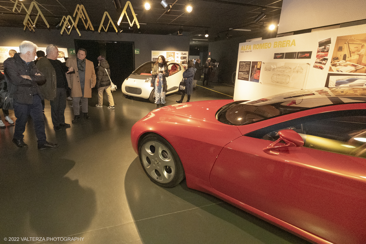 _DSF9953.jpg - 29/11/2022. Torino. Una doppia mostra realizzata dal MAUTO â€“ Museo Nazionale dellâ€™Automobile di Torino e ADI Design Museum â€“ Compasso dâ€™Oro di Milano: due sedi espositive, una a Torino    lâ€™altra a Milano, per raccontare il rapporto tra industrial design e car design, la scuola milanese e quella torinese, due cittÃ  che si guardano in modo non sempre lineare. Nella foto in visita alla mostra