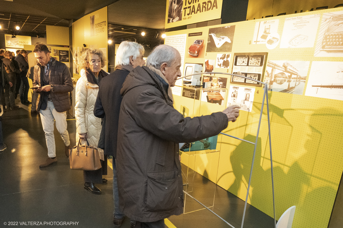 _DSF9970.jpg - 29/11/2022. Torino. Una doppia mostra realizzata dal MAUTO â€“ Museo Nazionale dellâ€™Automobile di Torino e ADI Design Museum â€“ Compasso dâ€™Oro di Milano: due sedi espositive, una a Torino    lâ€™altra a Milano, per raccontare il rapporto tra industrial design e car design, la scuola milanese e quella torinese, due cittÃ  che si guardano in modo non sempre lineare. Nella foto in visita alla mostra