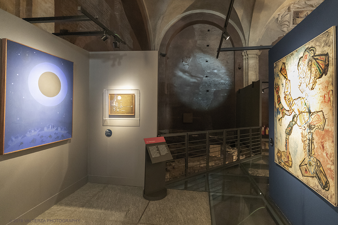 _G3I1252.jpg - 18/07/2019. Torino. A cinquant'anni esatti dallo sbarco del primo uomo sulla luna , Palazzo Madama presenta la mostra dalla Terra alla Luna. In mostra oltre 60 opere che raccontano l'influenza dell'astro d'argento sull'arte e sugli artisti dall'ottocento al 1969. Nella foto una delle sale della mostra