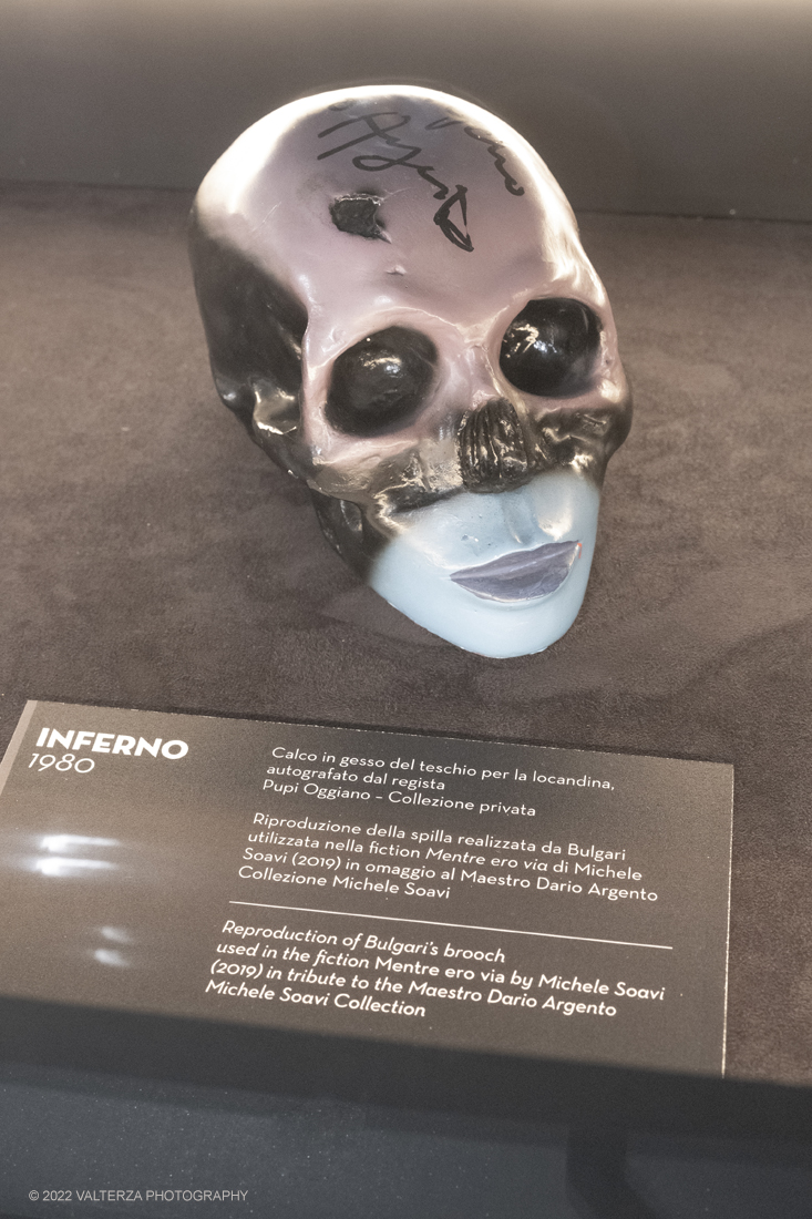 _DSF1170.jpg - 05/04/2022. Torino. Presentata la prima mostra dedicata a un grande maestro del cinema: il regista, sceneggiatore e produttore Dario Argento (Roma, 1940). Nella foto Materiale del film Inferno 1980