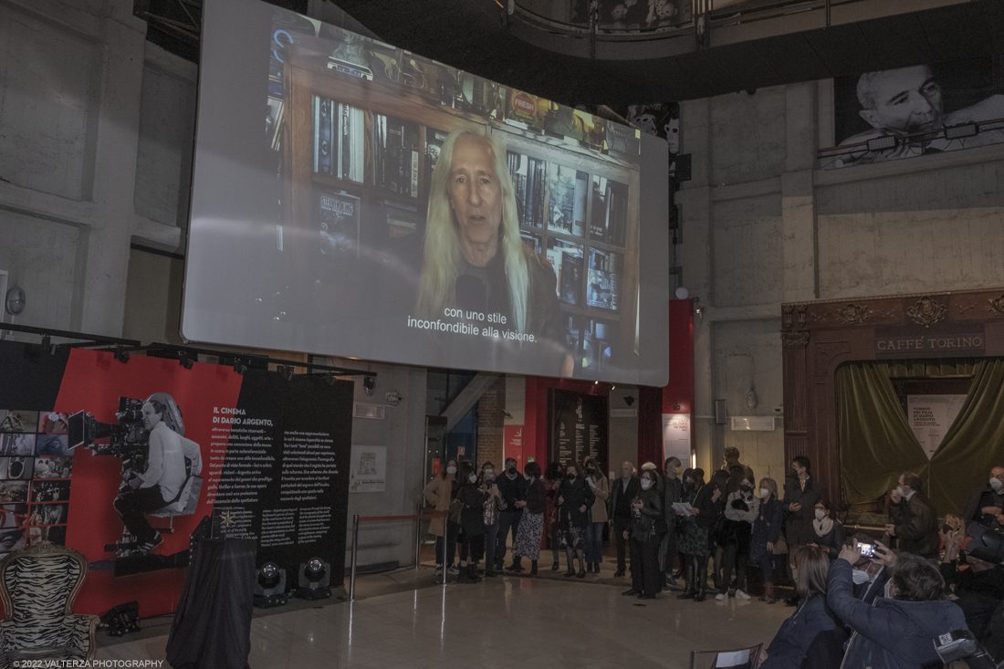 _DSF0727.jpg - 05/04/2022. Torino. In occasione della conferenza stampa di inaugurazione del progetto espositivo, tenutasi alla presenza del regista, il Museo Nazionale del Cinema di Torino ha omaggiato il genio e lâ€™opera del cineasta, visionario maestro del thriller, con il conferimento della Stella della Mole. Nella foto l'intervento in collegamento video di Mick Garris regista e sceneggiatore statunitense.