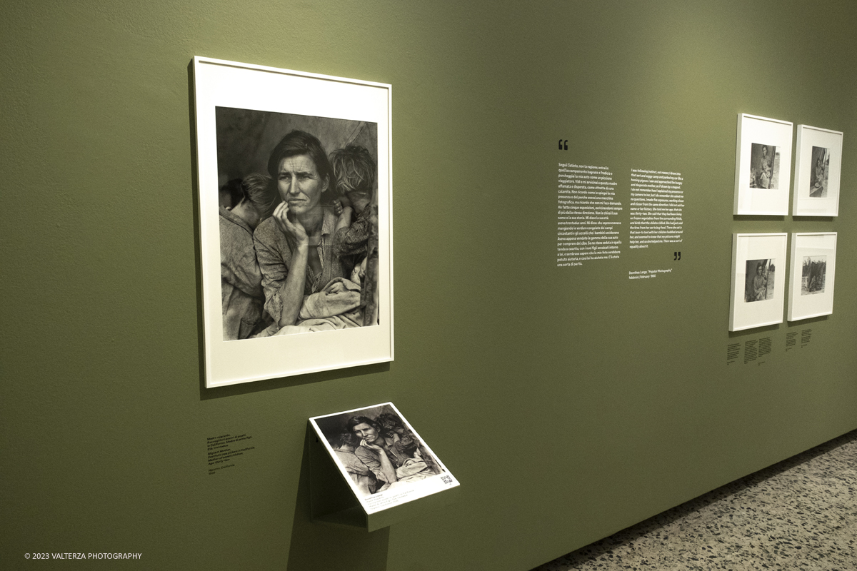 _DSF7923.jpg - 18/07/2023. Torino. La mostra si compone di 200 immagini  e presenta la carriera di Dorothea Lange. Il percorso di mostra si concentra in particolare sugli anni Trenta e Quaranta, picco assoluto della sua attivitÃ . Nella foto Madre Migrante Nipomo, California 1936