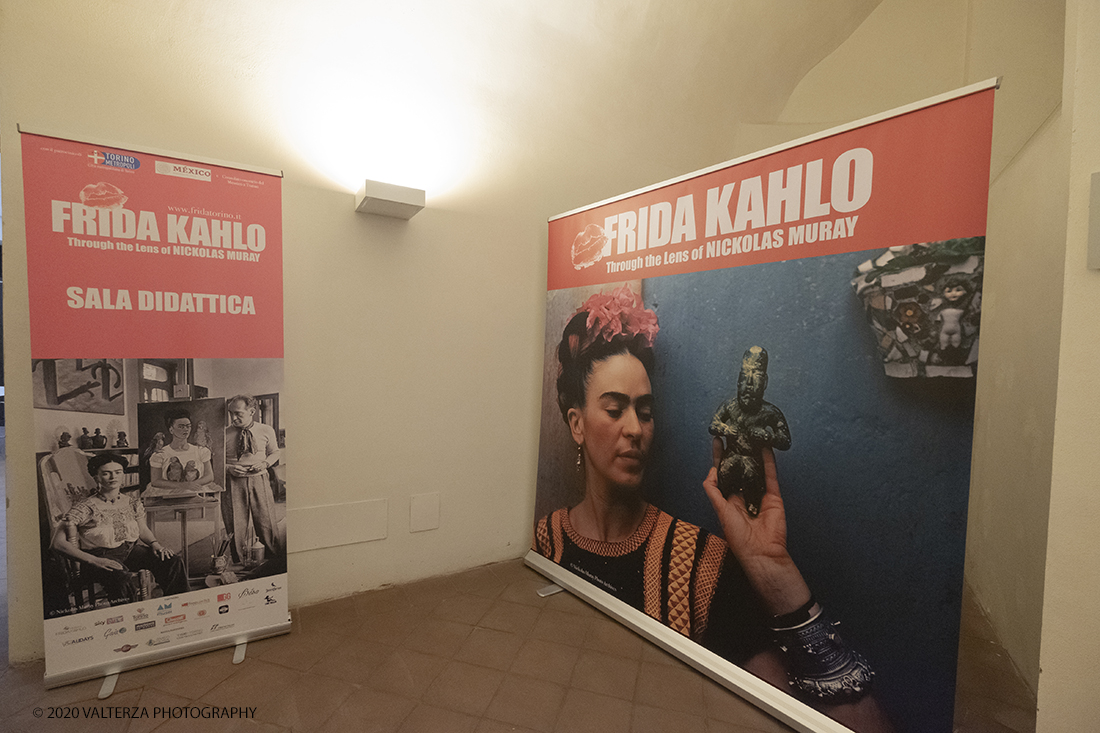 _DSF1374.jpg - 31/01/2020. Torino. " Frida Kahlo through the lens of Nickolas Murray" .Un viaggio emozionale nella vita dell'icona mondiale Frida Kahlo. Un percorso per conoscere la donna, viverla e comprendere la sua essenza, fatta di forza, coraggio, talento e un immenso amore. Una mostra evento per la prima volta in Europa. Nella foto una parte dell'allestimento della mostra