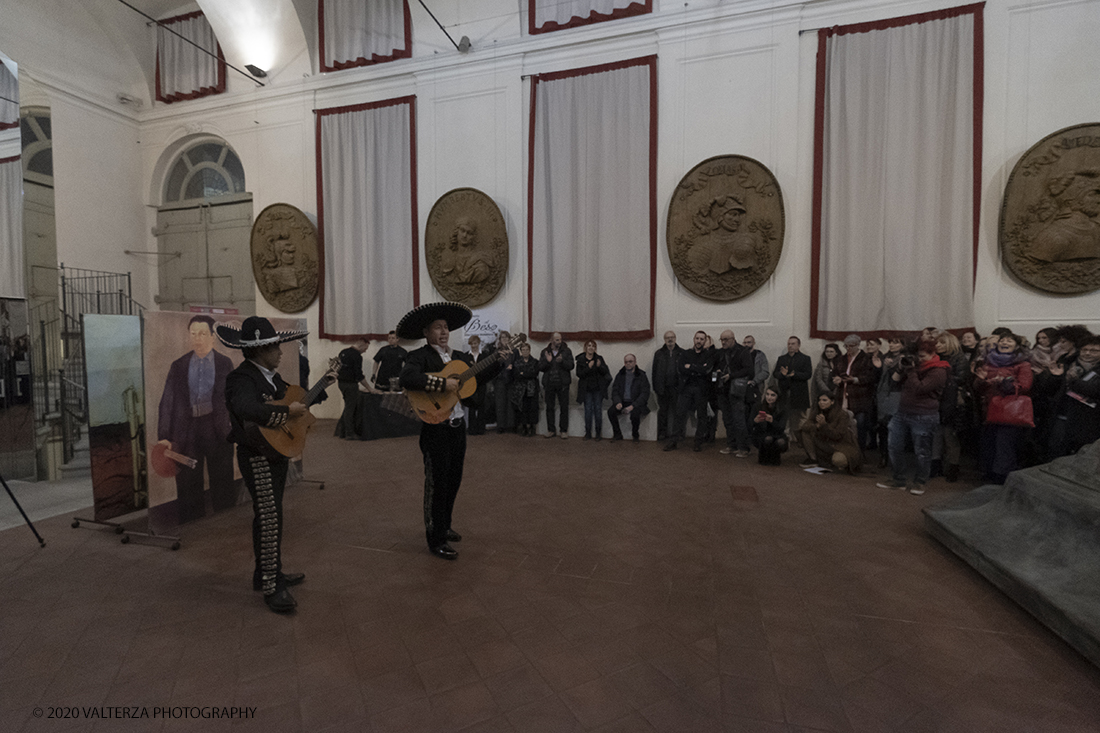 _DSF1558.jpg - 31/01/2020. Torino. " Frida Kahlo through the lens of Nickolas Murray" .Un viaggio emozionale nella vita dell'icona mondiale Frida Kahlo. Un percorso per conoscere la donna, viverla e comprendere la sua essenza, fatta di forza, coraggio, talento e un immenso amore. Una mostra evento per la prima volta in Europa. Nella foto uun momento della presentazione della mostra al pubblico nella palazzina di caccia di Stupinigi