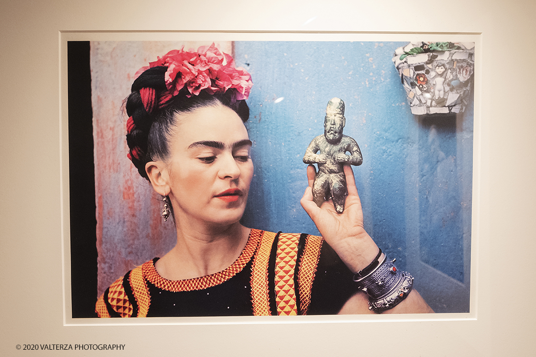 _DSF2661.jpg - 31/01/2020. Torino. " Frida Kahlo through the lens of Nickolas Murray" .Un viaggio emozionale nella vita dell'icona mondiale Frida Kahlo. Un percorso per conoscere la donna, viverla e comprendere la sua essenza, fatta di forza, coraggio, talento e un immenso amore. Una mostra evento per la prima volta in Europa. Nella foto Frida  a Coyoacan; 1939