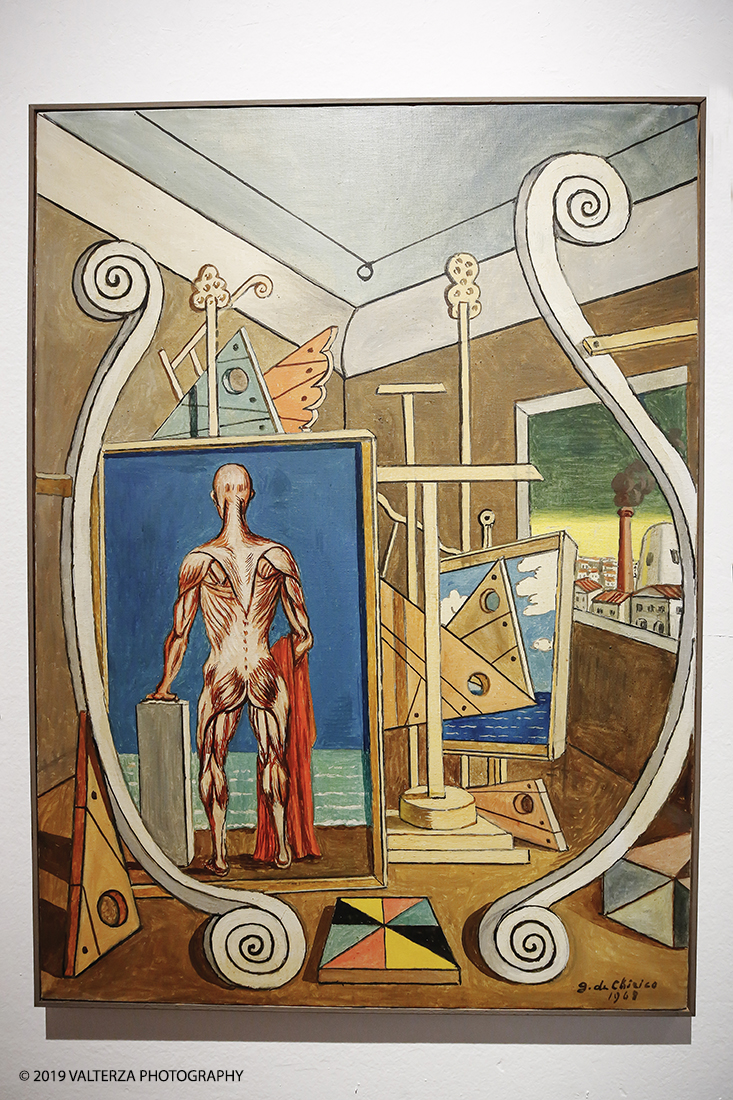 _X9B7968.jpg - 18/04/2019. Torino, La GAM di Torino presenta la grande mostra Giorgio de Chirico. Ritorno al Futuro, Neometafisica e Arte Contemporanea, un dialogo tra la pittura neometafisica di Giorgio de Chirico (Volo, Grecia, 1888 â€“ Roma, 1978) e le generazioni di artisti che, in particolare dagli anni Sessanta in poi, si sono ispirati alla sua opera, riconoscendolo come il maestro che ha anticipato la loro nuova visione e che con la sua neometafisica si Ã¨ posto in un confronto diretto con gli autori piÃ¹ giovani. Nella foto Interno Matafisico con nudo anatomico.Olio su tela 1968. Sezione Giorgio De Chirico Neometafisico.