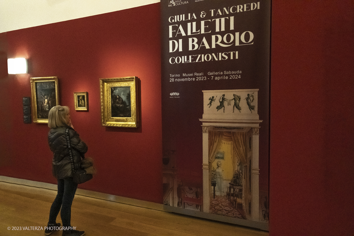 _DSF3352.jpg - 28/11/2023. Torino. Apre ai Musei Reali di Torino, nello Spazio Scoperte della Galleria Sabauda, la mostra dossier Giulia & Tancredi Falletti di Barolo collezionisti, in occasione del bicentenario della nascita del Distretto Sociale Barolo. Dal 28/1172023 al 07/04/2024. Nella foto in visita alla mostra