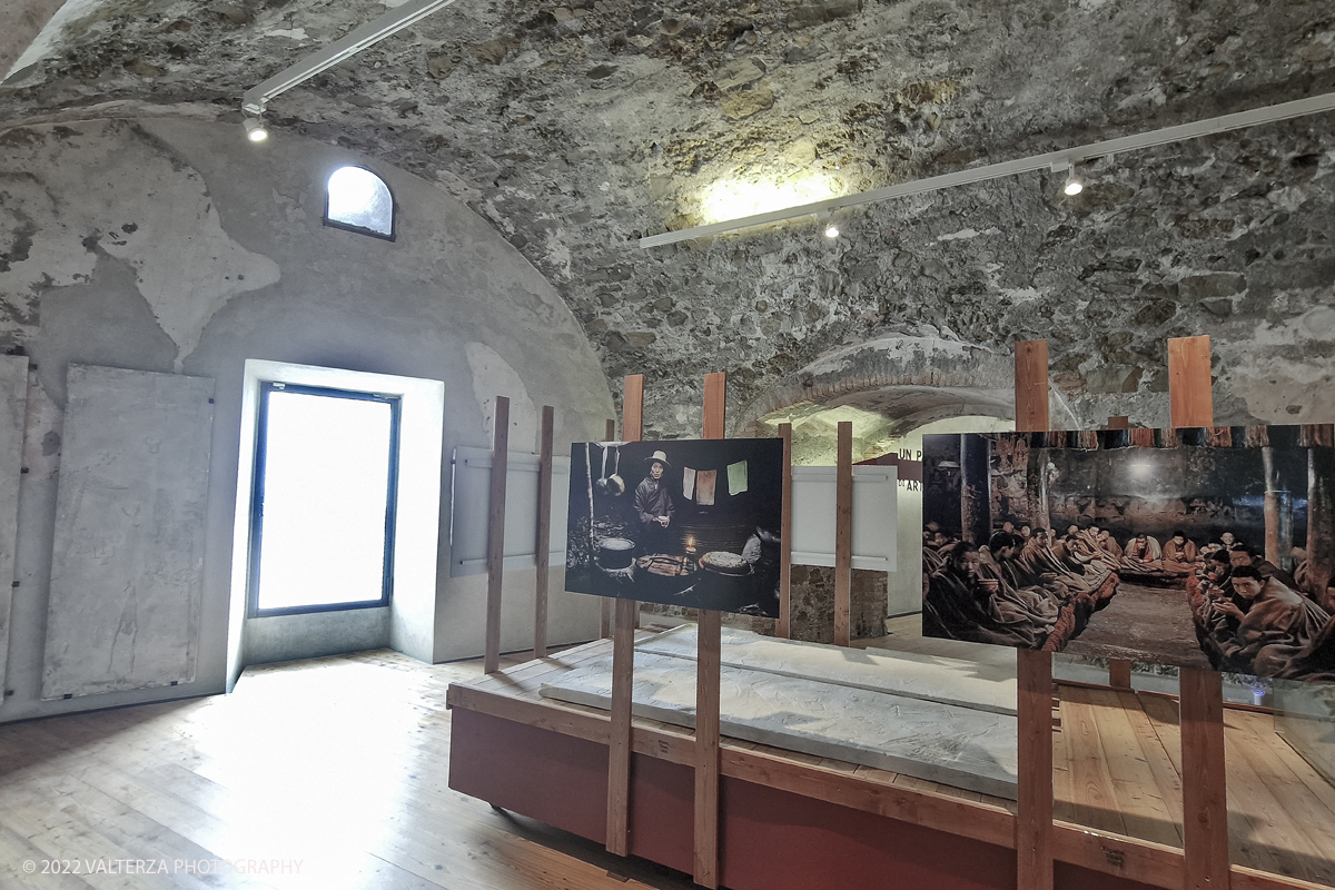 20220817_174556.jpg - 17/0872022. Ventimiglia. Qui abbiamo il cibo come leitmotiv della mostra, inteso come espressione diretta di culture e territori diversi, in declinazioni che documentano la vita quotidiana di popolazioni lontane, illustrando scene di pesca, di agricoltura, di commerci, di trasporti, in ciascuna foto Steve McCurry riesce sempre a cogliere, secondo le sue intenzioni, â€œqualcosa di insolito e di unicoâ€�.