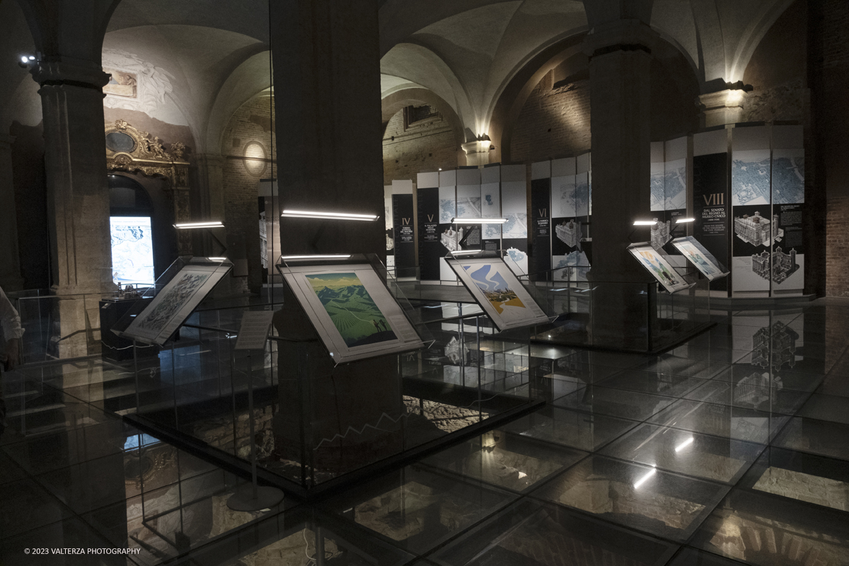 _DSF7245.jpg - 12/07/2023. Torino. La mostra si propone di offrire al pubblico un'esperienza coinvolgente e interattiva, permettendo di scoprire la bellezza e la ricchezza dei luoghi attraversati dalla Via Francigena con particolare attenzione ai cammini sindonici del Piemonte. Nella foto parte dell'allestimento della mostra