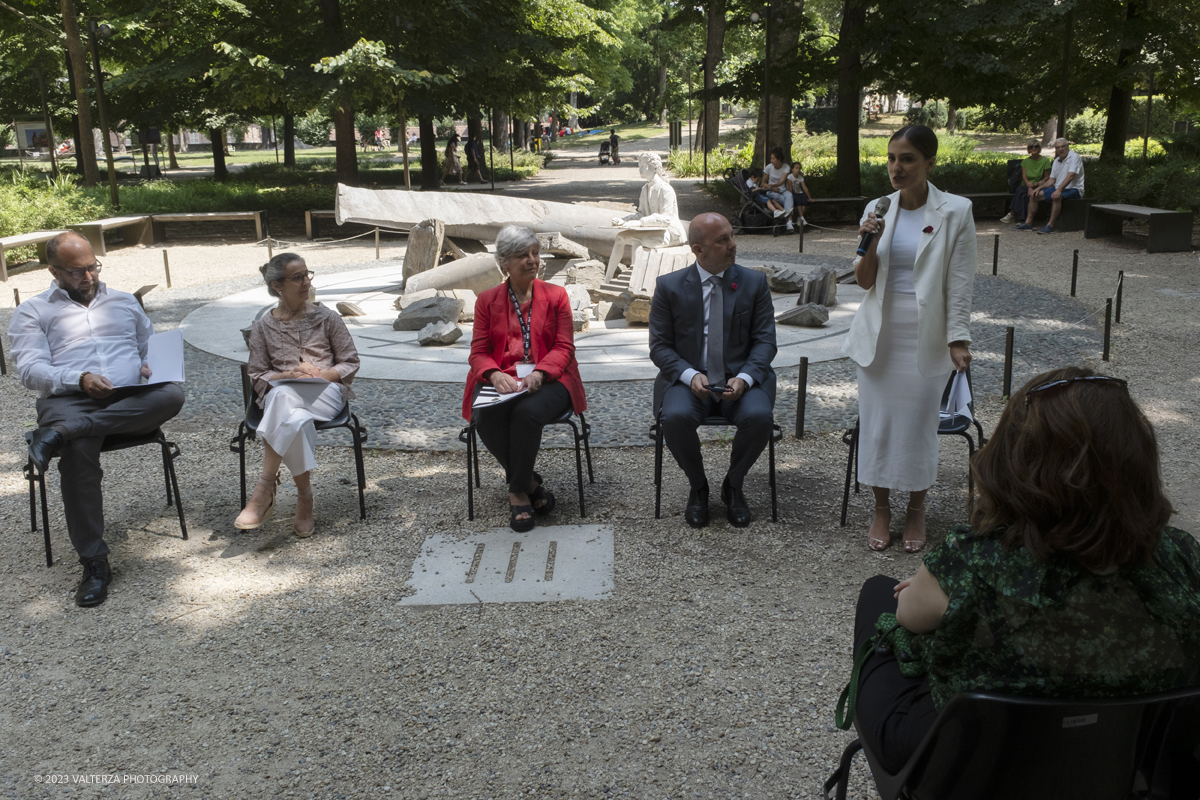 _DSF6796.jpg - 04/07/2023. Torino. Una mostra fotografica, unâ€™installazione artistica e un programma di eventi promuovono il patrimonio culturale siriano attraverso la conoscenza della secolare coltivazione e trasformazione del fiore, Patrimonio Immateriale dellâ€™UmanitÃ  UNESCO. Nella foto un momento della presentazione del progetto da parte di Alessio Re, Segretario Generale Fondazione Santagata per lâ€™Economia della Cultura, Stefania Dassi curatrice deiGiardini Reali, Enrica Pagella direttrice, Fares Kallas, Syria Trust for Development e Reme Sakr, Syria Trust for Development